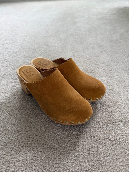 Bensimon Shoes - Bensimon Suede Leather Wooden Clogs Mules Scalloped Tan Women’s Size 38
